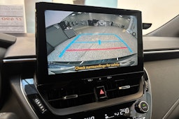 musta Toyota Corolla 2024 kuva 19.