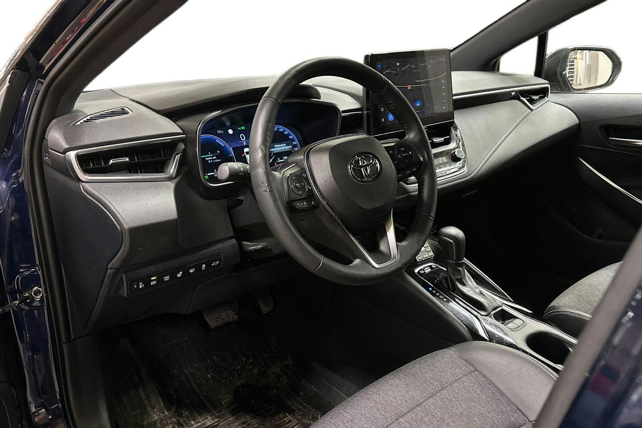 sininen Toyota Corolla 2024 kuva 3.