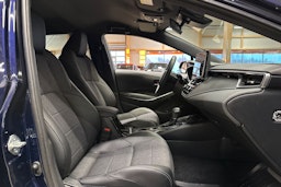 sininen Toyota Corolla 2024 kuva 14.