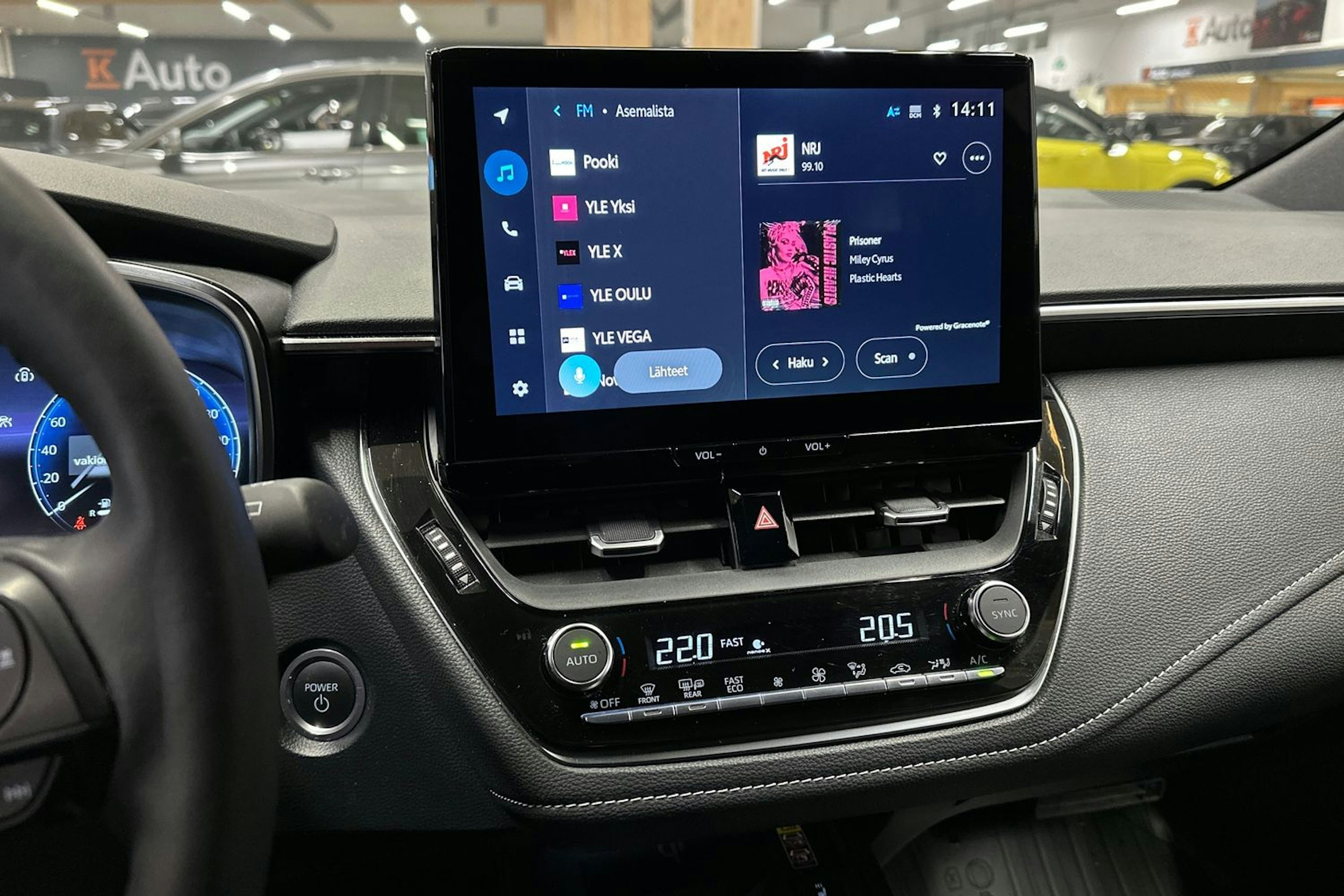 sininen Toyota Corolla 2024 kuva 17.