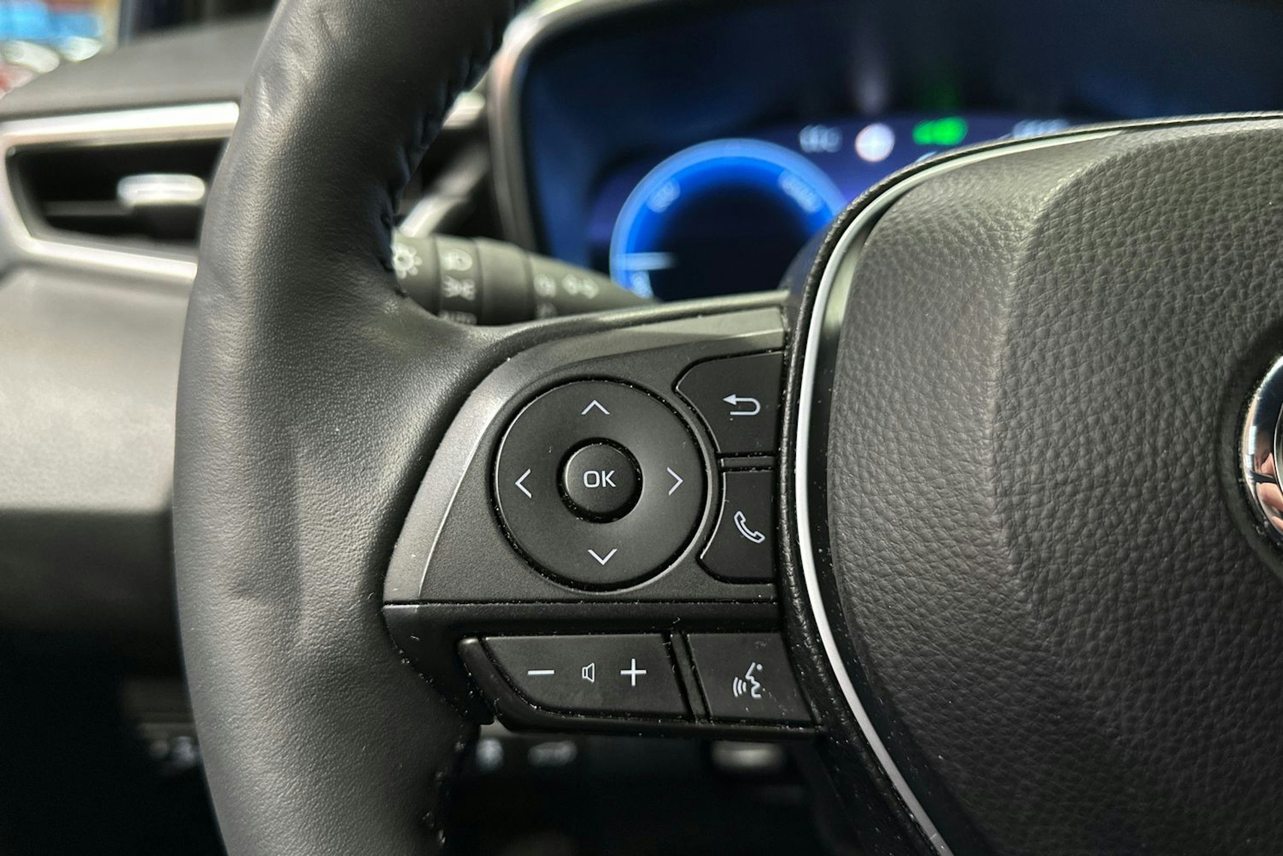 sininen Toyota Corolla 2024 kuva 20.