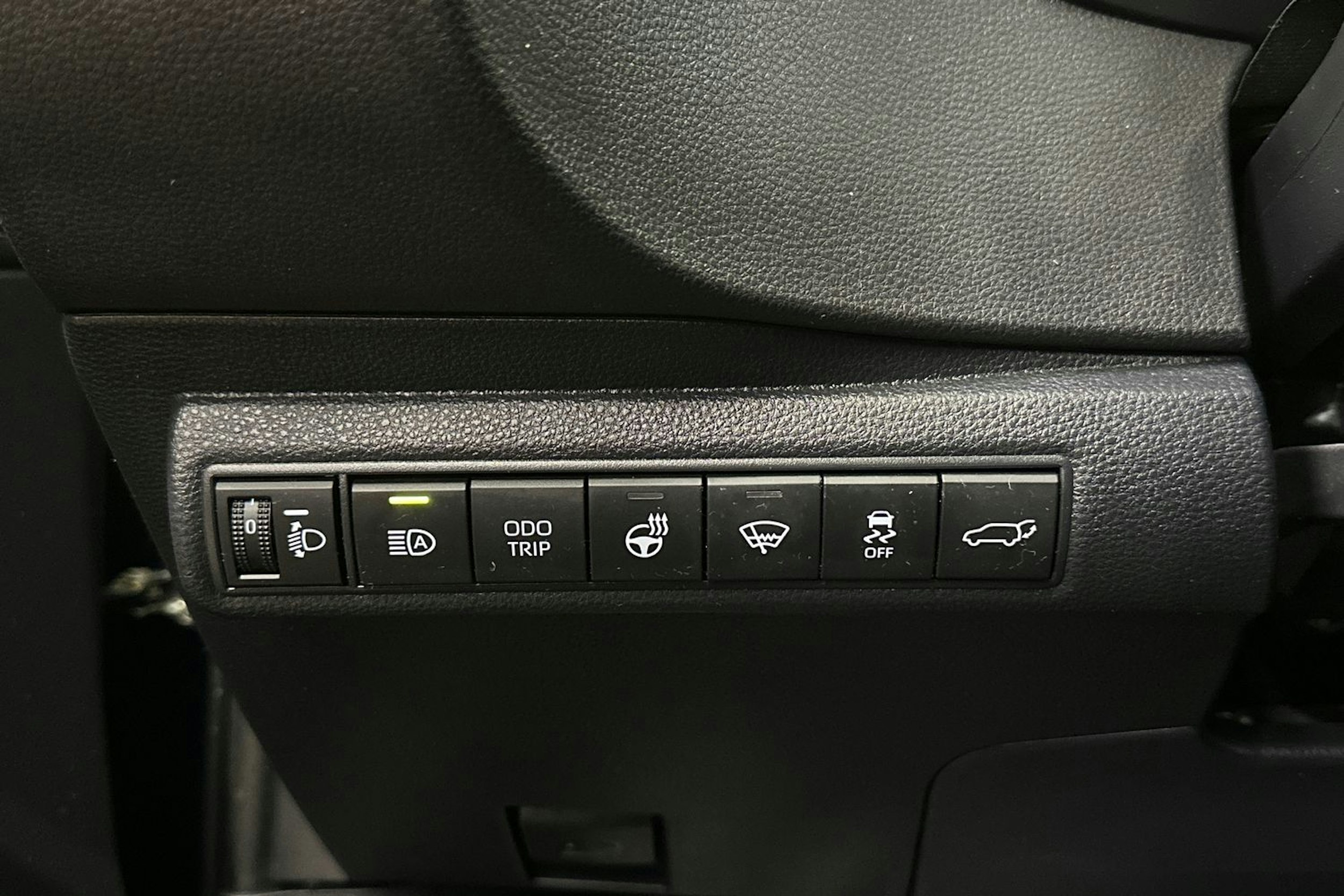 sininen Toyota Corolla 2024 kuva 22.