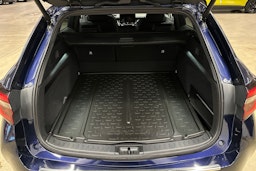 sininen Toyota Corolla 2024 kuva 23.