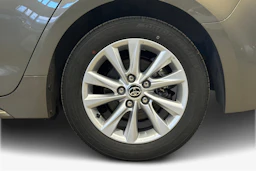 ruskea (beige) Toyota Corolla 2024 kuva 12.