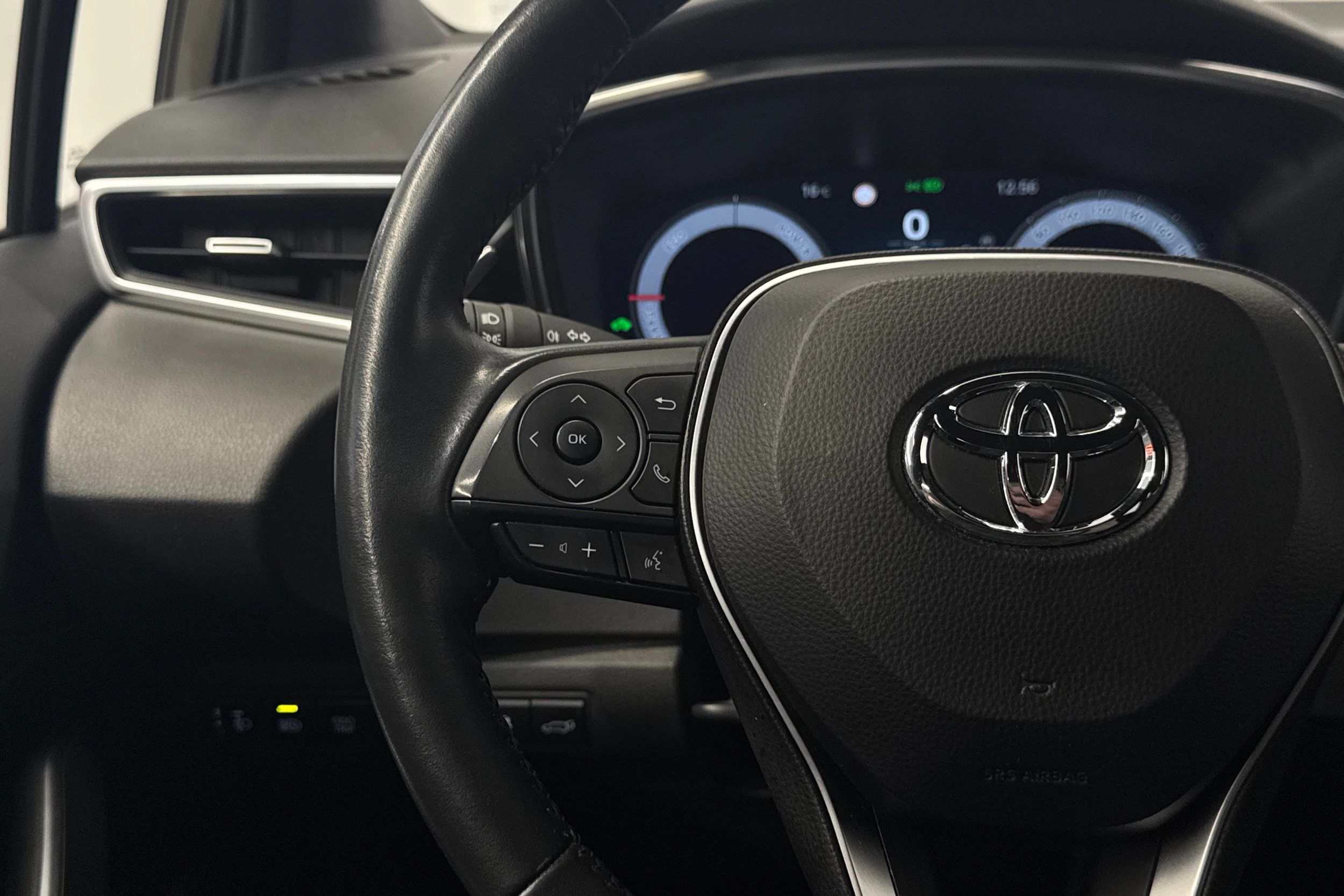 ruskea (beige) Toyota Corolla 2024 kuva 17.