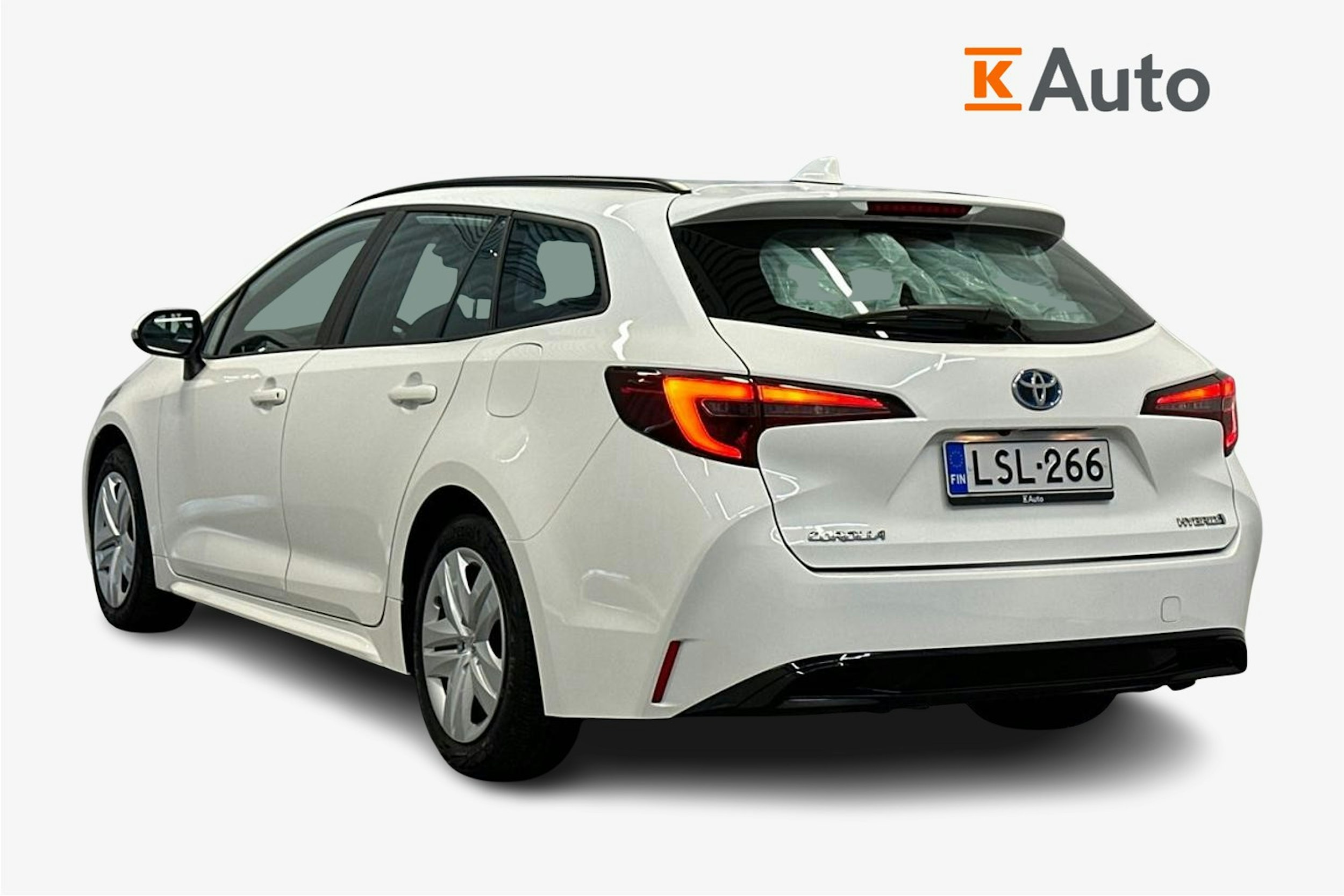 valkoinen Toyota Corolla 2024 kuva 2.