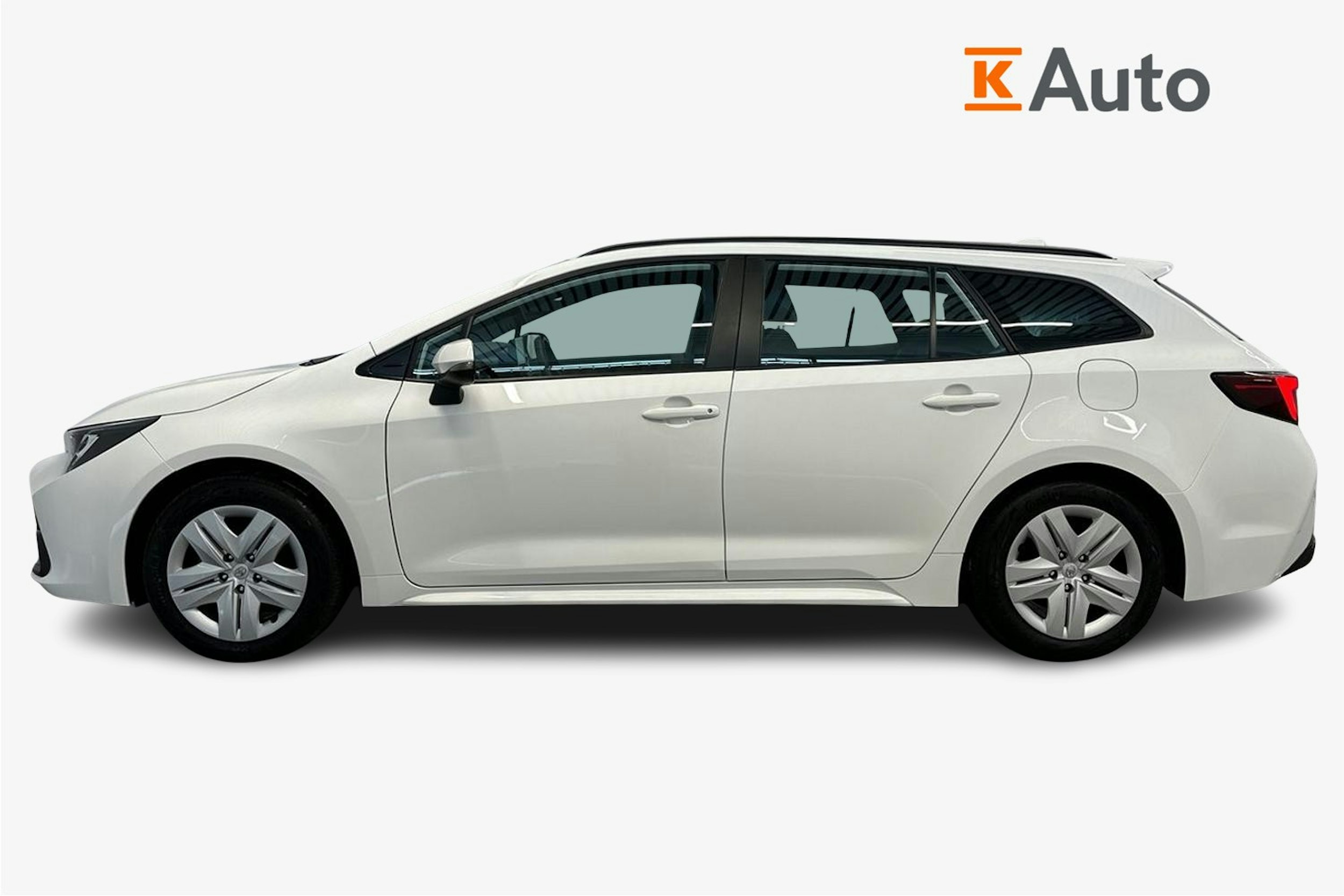 valkoinen Toyota Corolla 2024 kuva 6.