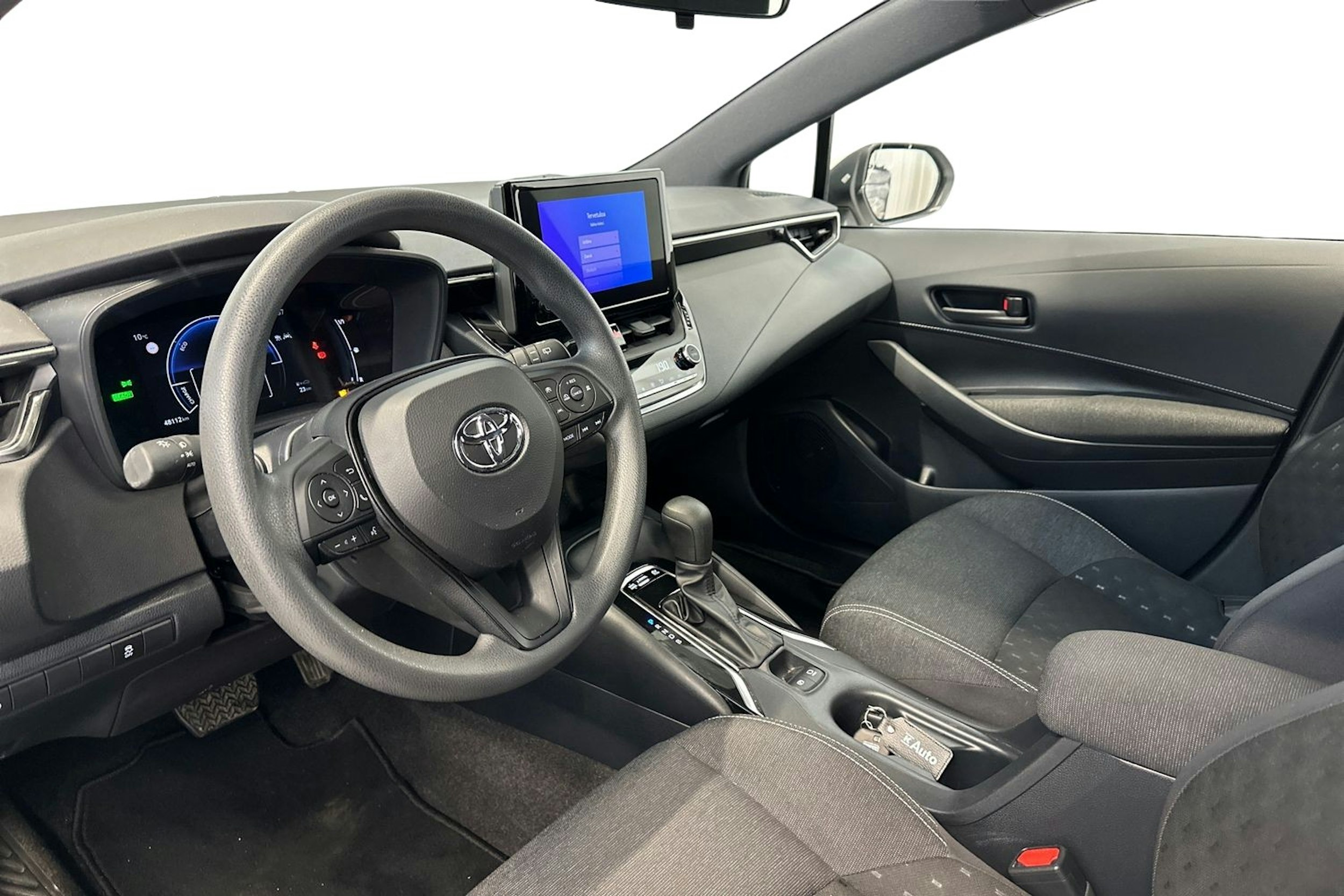 valkoinen Toyota Corolla 2024 kuva 7.