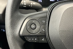 valkoinen Toyota Corolla 2024 kuva 18.