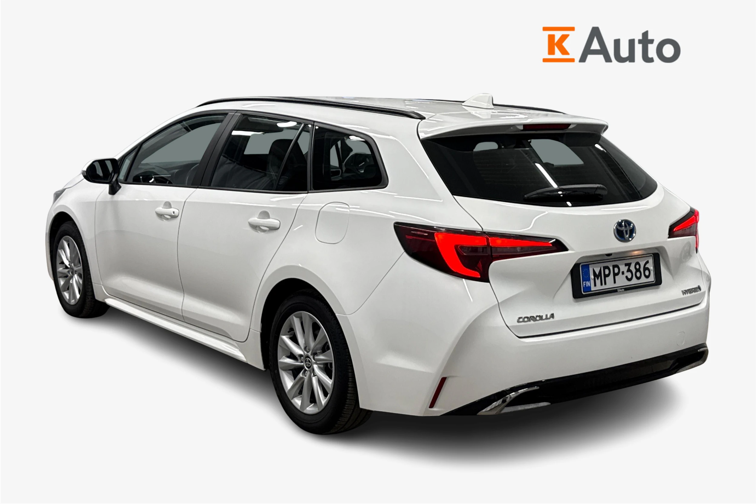 valkoinen Toyota Corolla 2024 kuva 2.