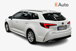 valkoinen Toyota Corolla 2024 kuva 2.