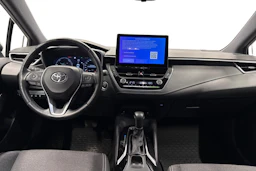 valkoinen Toyota Corolla 2024 kuva 7.