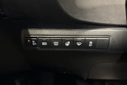 valkoinen Toyota Corolla 2024 kuva 13.