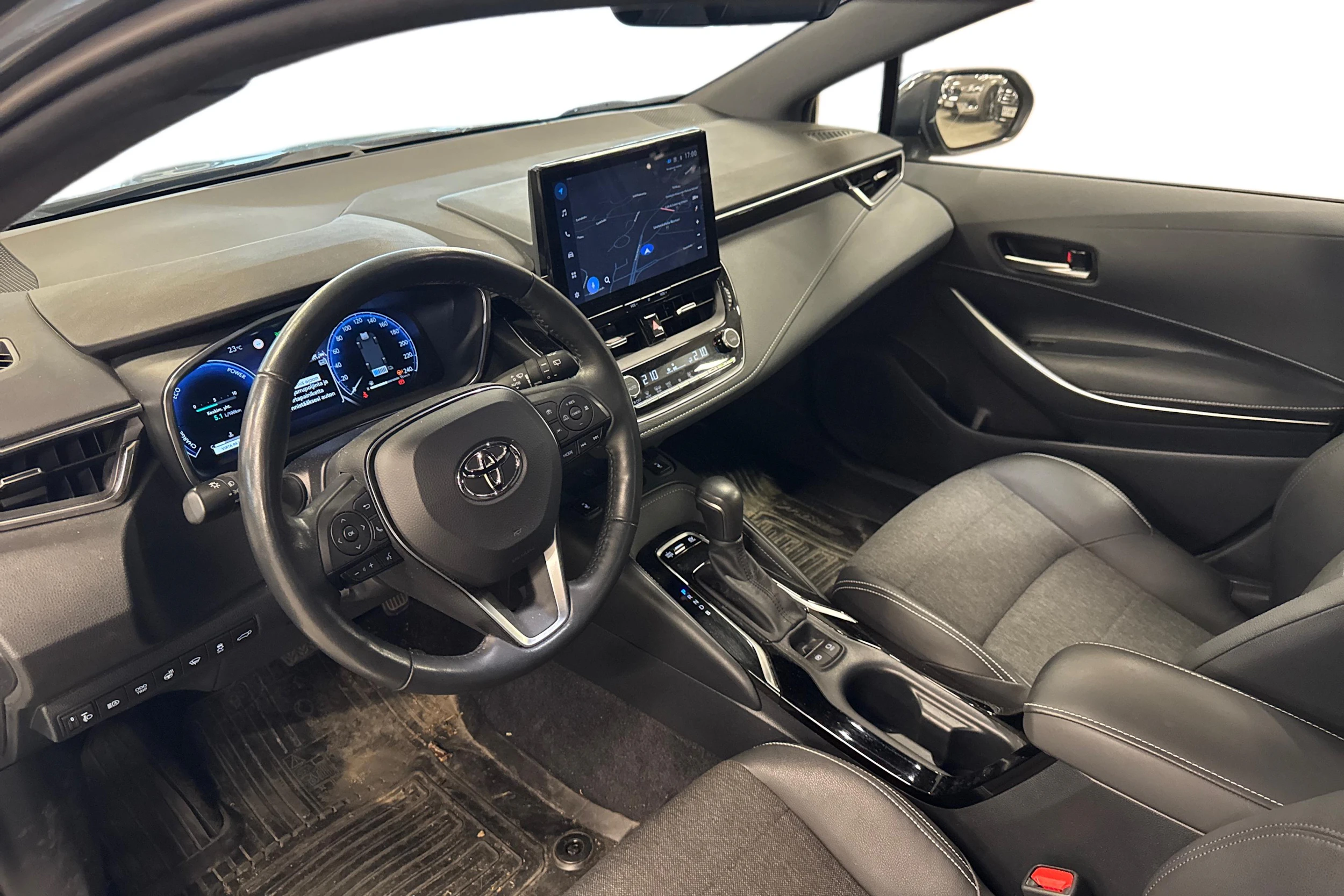 harmaa Toyota Corolla 2024 kuva 3.