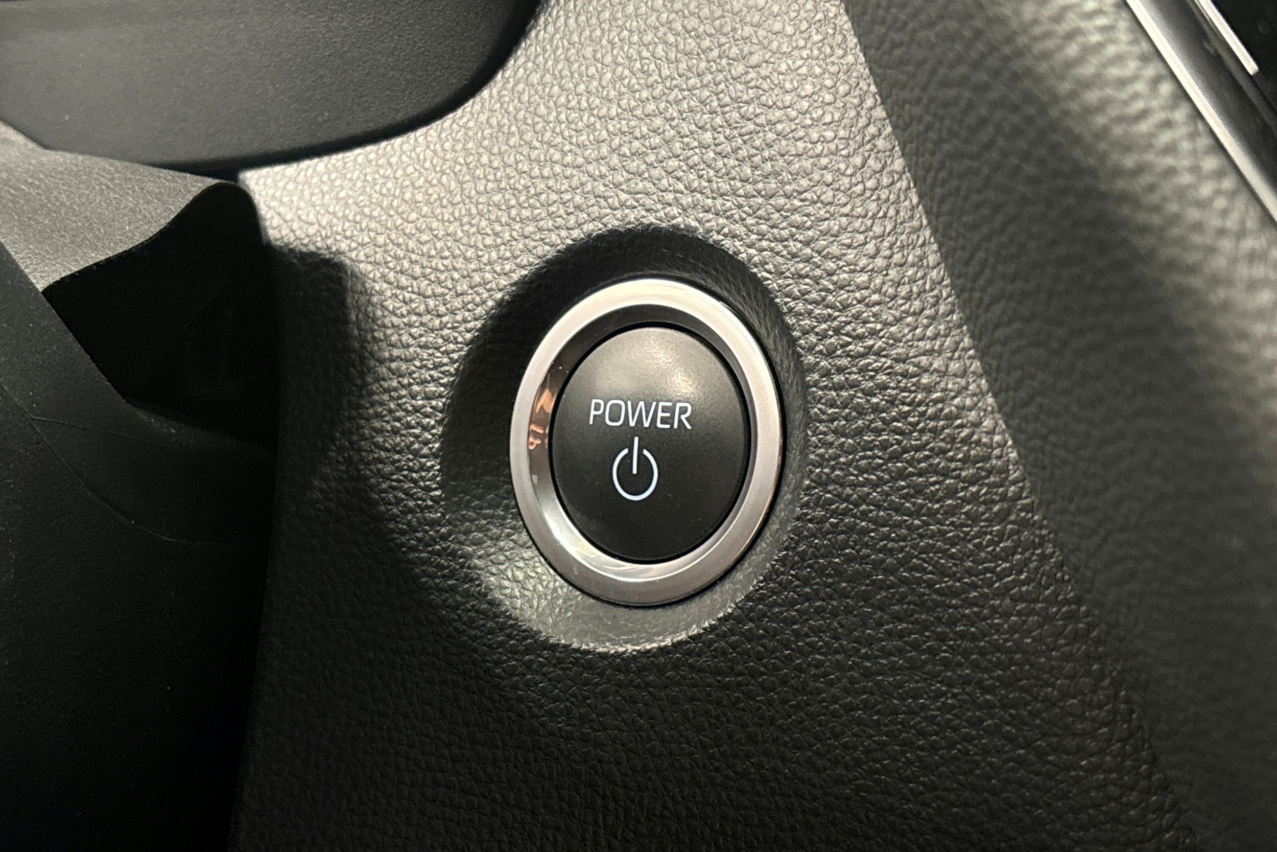 hopea Toyota Corolla 2024 kuva 23.