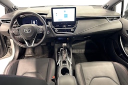 harmaa Toyota Corolla 2024 kuva 9.