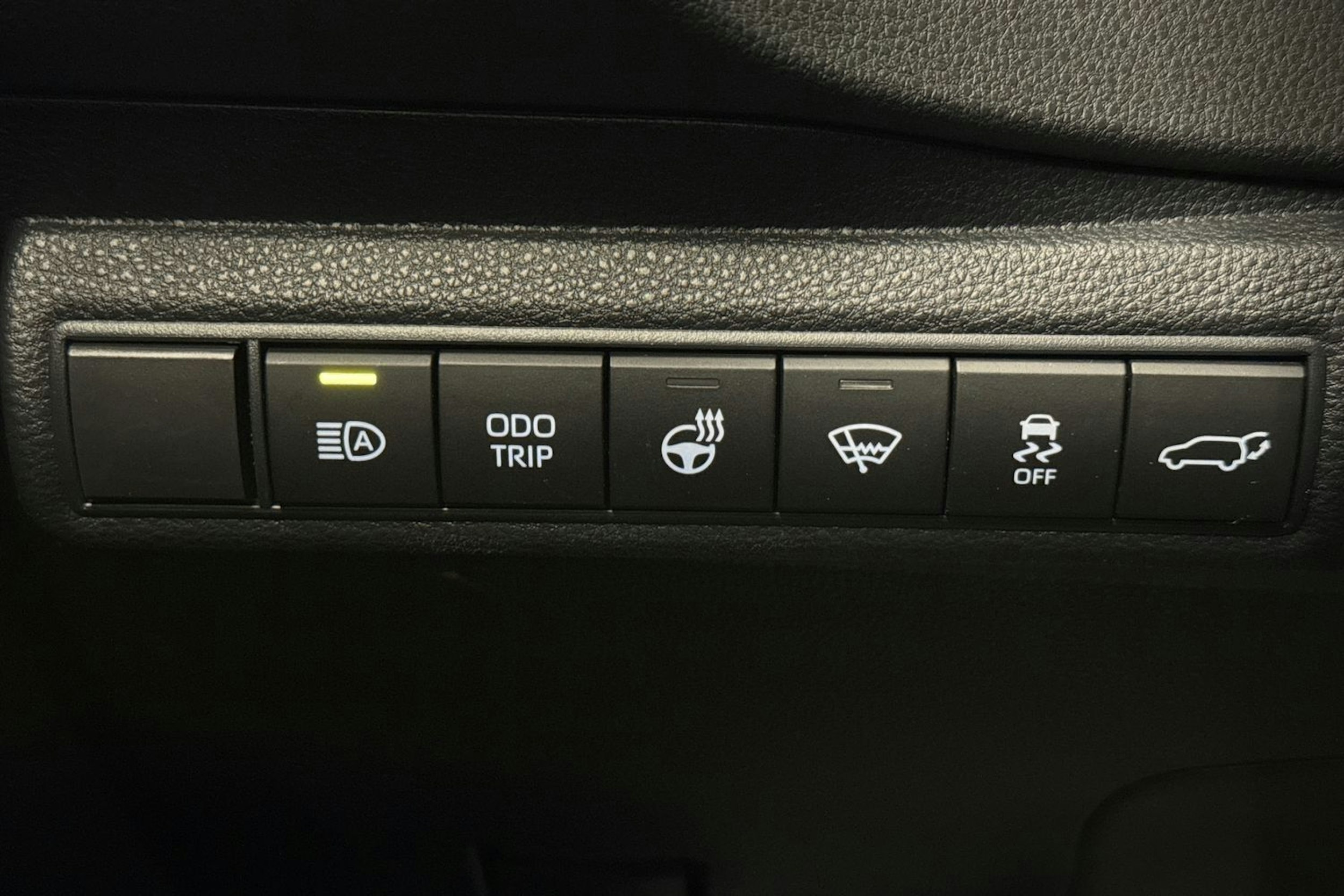 harmaa Toyota Corolla 2024 kuva 20.