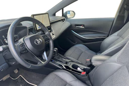 valkoinen Toyota Corolla 2024 kuva 3.