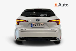valkoinen Toyota Corolla 2024 kuva 4.