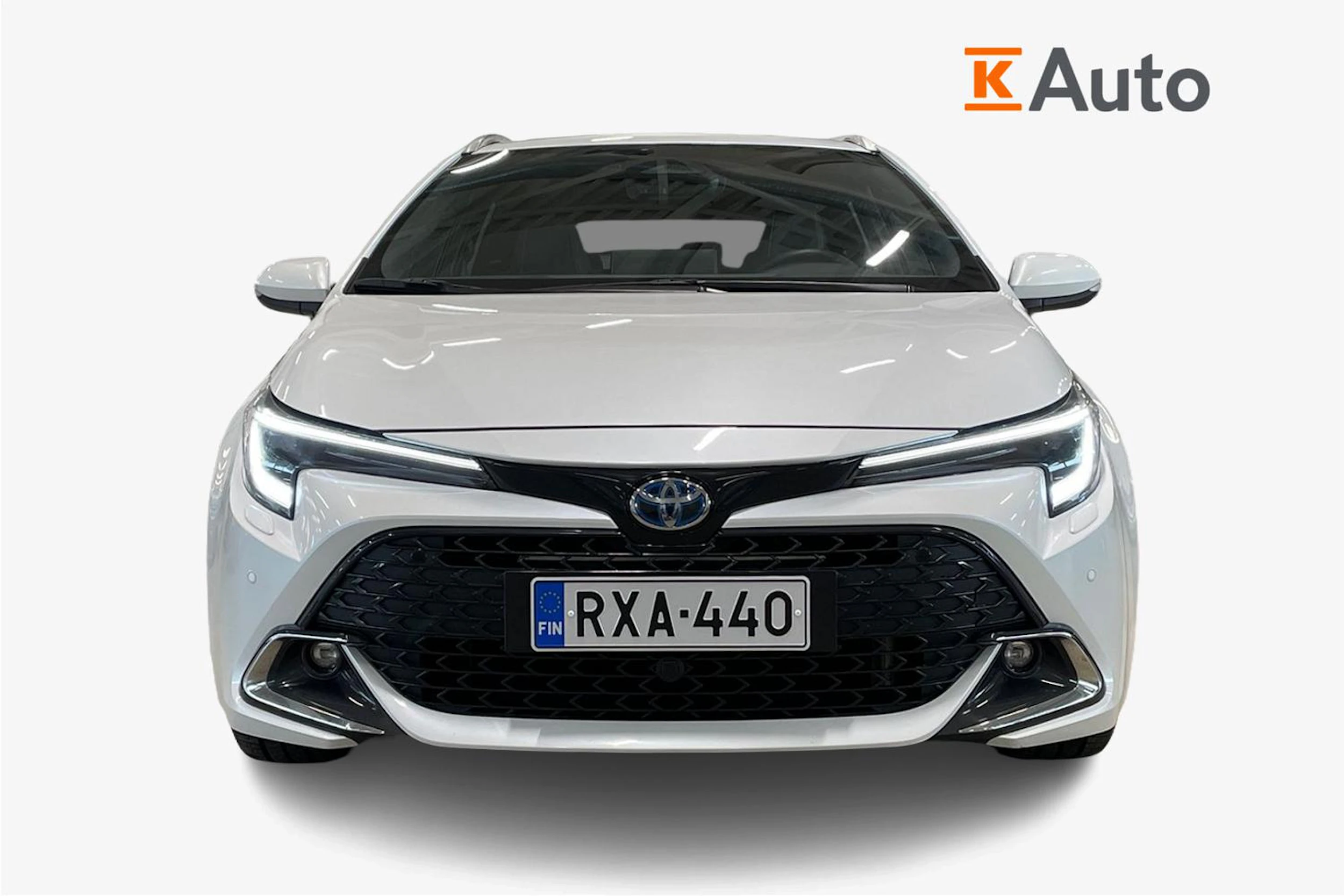 valkoinen Toyota Corolla 2024 kuva 5.