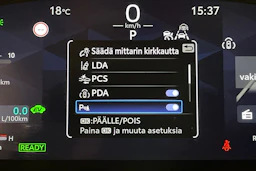 valkoinen Toyota Corolla 2024 kuva 18.