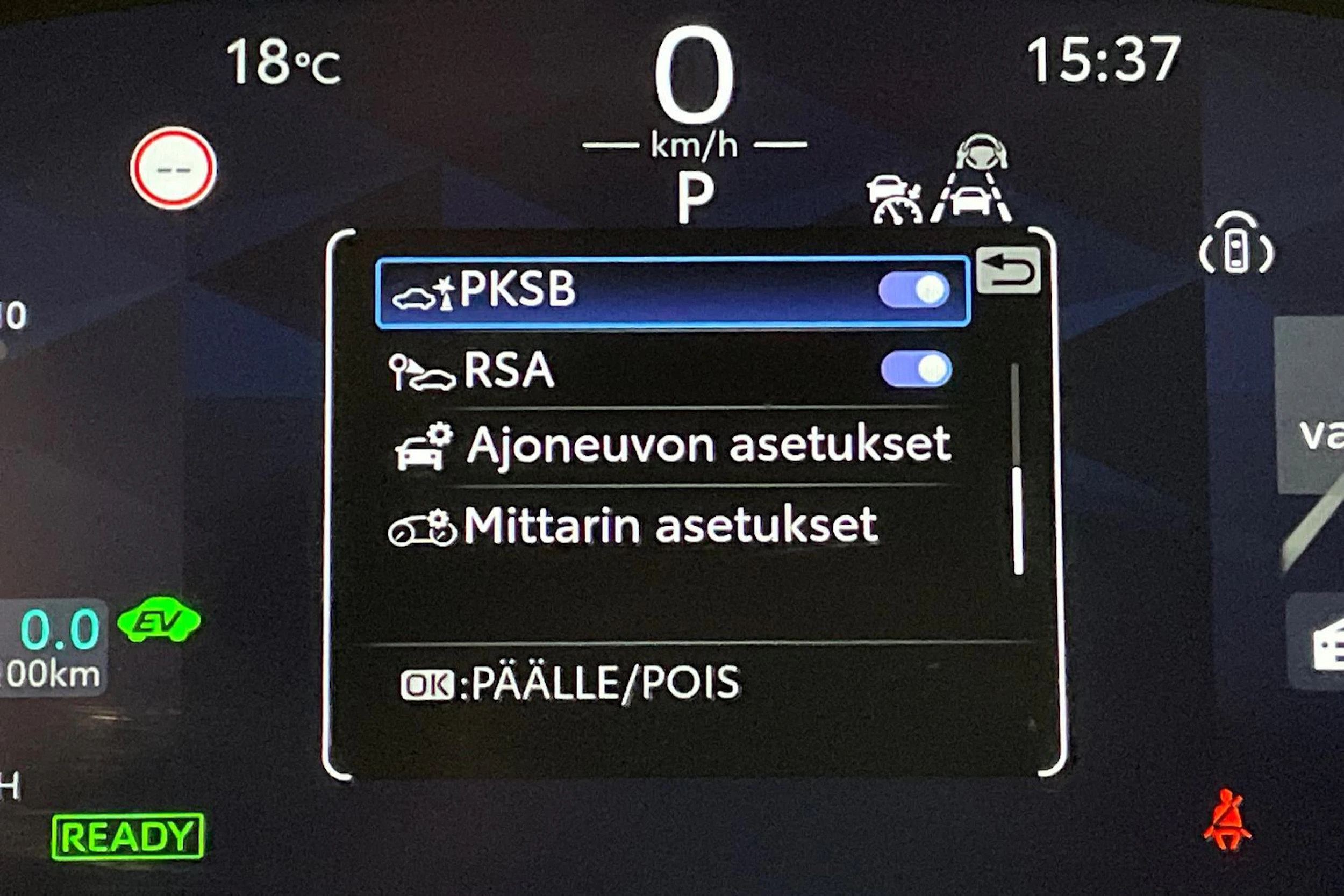 valkoinen Toyota Corolla 2024 kuva 19.