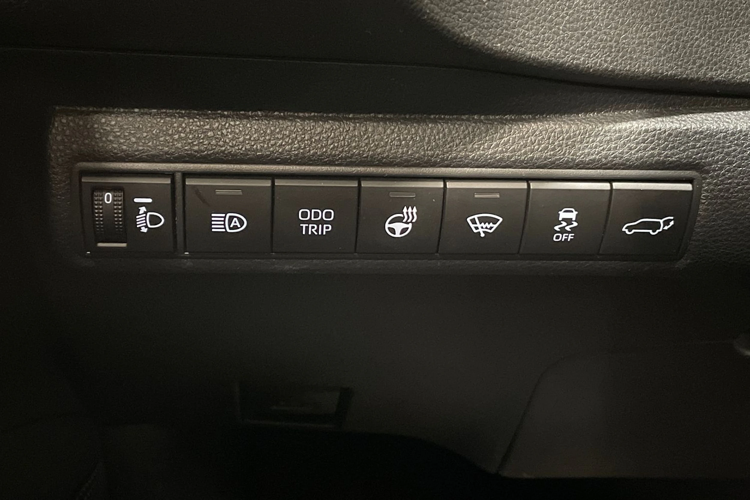 valkoinen Toyota Corolla 2024 kuva 22.