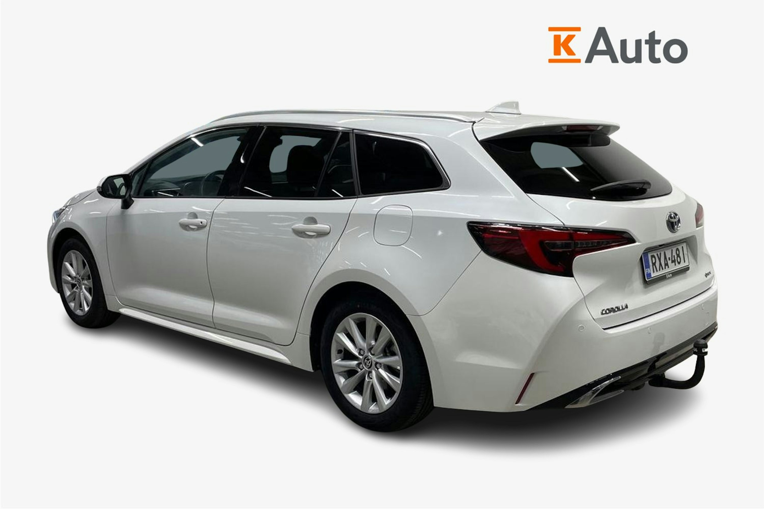 valkoinen Toyota Corolla 2024 kuva 2.