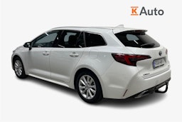 valkoinen Toyota Corolla 2024 kuva 2.