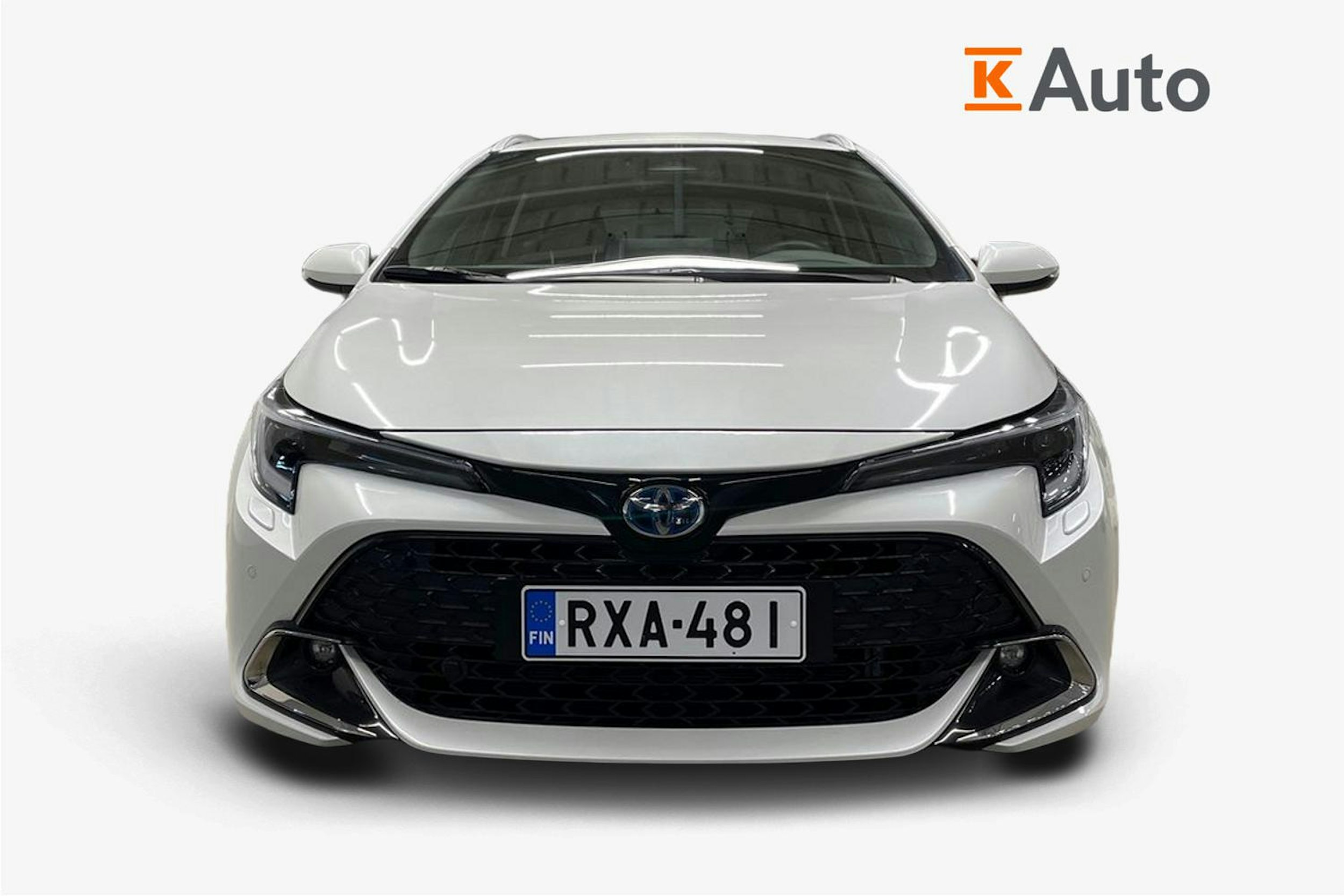 valkoinen Toyota Corolla 2024 kuva 5.