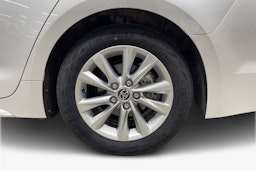valkoinen Toyota Corolla 2024 kuva 11.