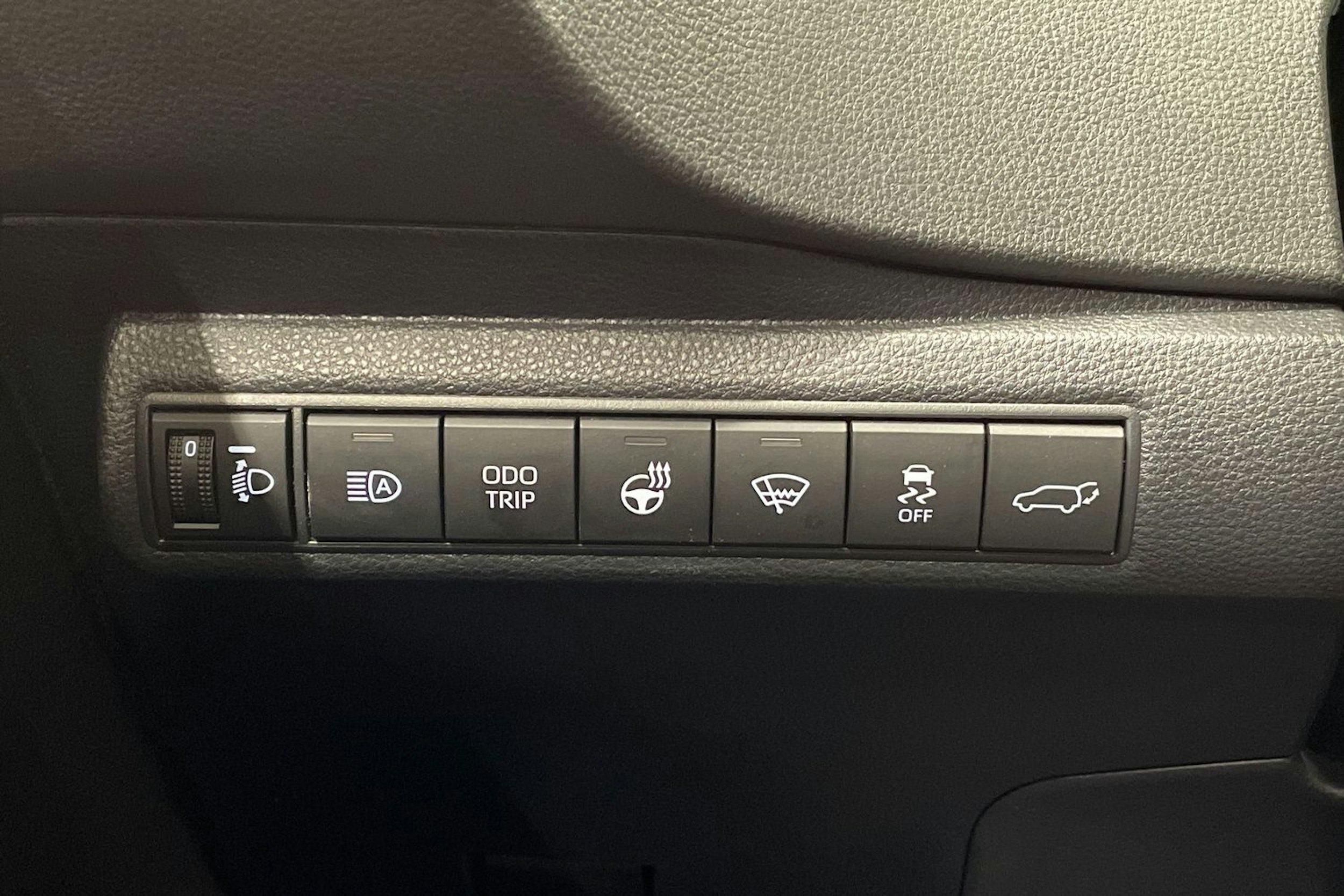 valkoinen Toyota Corolla 2024 kuva 21.