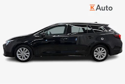 musta Toyota Corolla 2024 kuva 7.