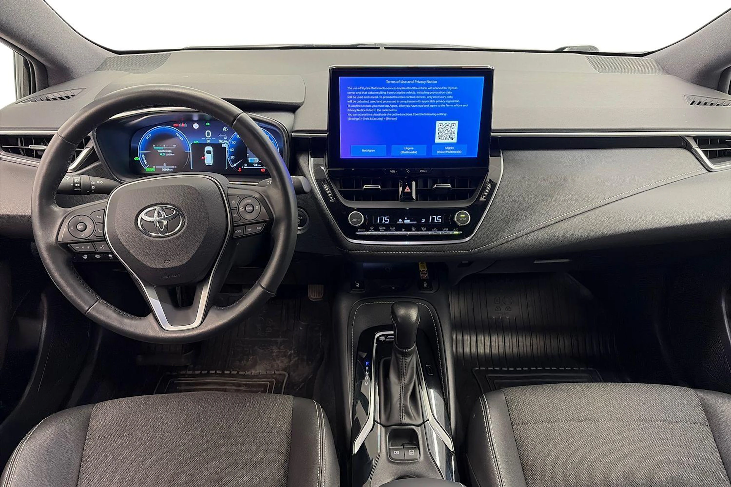 musta Toyota Corolla 2024 kuva 9.