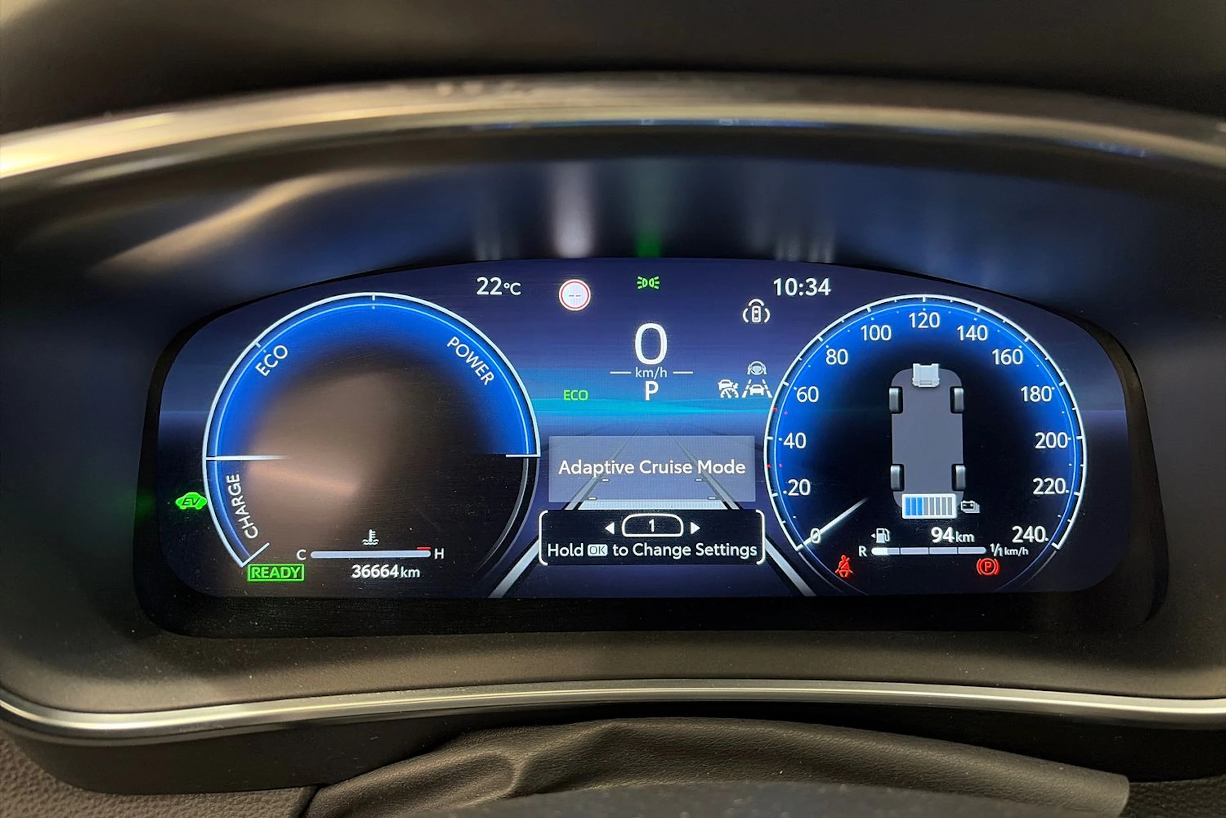 musta Toyota Corolla 2024 kuva 18.