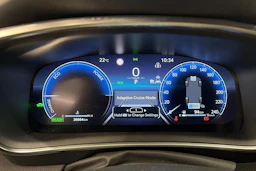 musta Toyota Corolla 2024 kuva 18.