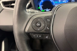 musta Toyota Corolla 2024 kuva 19.