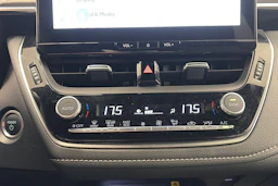musta Toyota Corolla 2024 kuva 24.