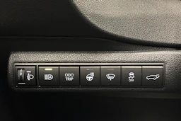 harmaa Toyota Corolla 2024 kuva 18.