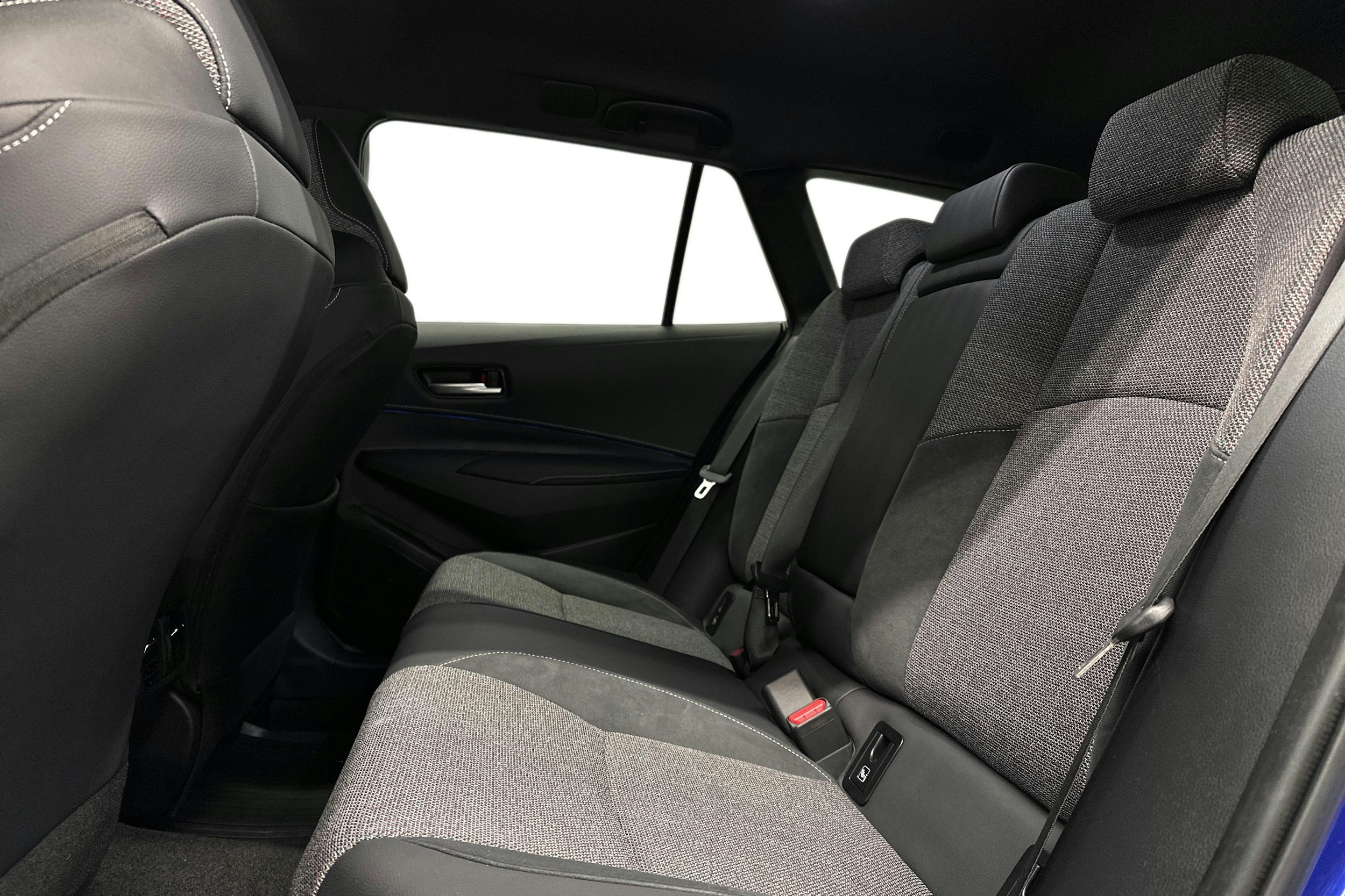 sininen Toyota Corolla 2025 kuva 10.