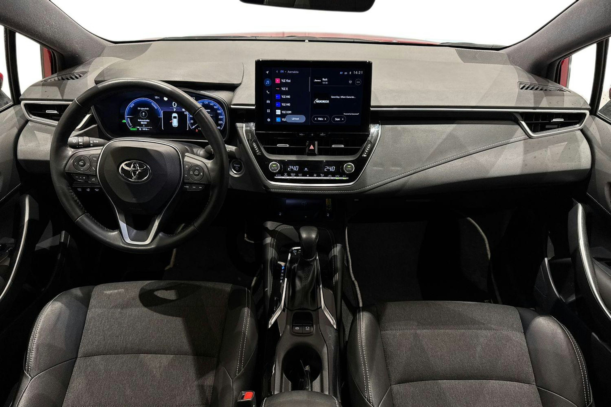 met. punainen Toyota Corolla 2025 kuva 9.