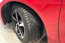 met. punainen Toyota Corolla 2025 kuva 13.