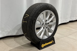 met. punainen Toyota Corolla 2025 kuva 14.