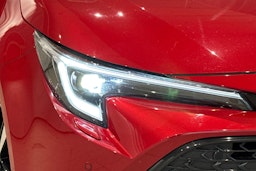 met. punainen Toyota Corolla 2025 kuva 15.