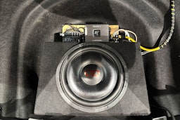 met. punainen Toyota Corolla 2025 kuva 18.