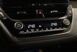 met. punainen Toyota Corolla 2025 kuva 26.