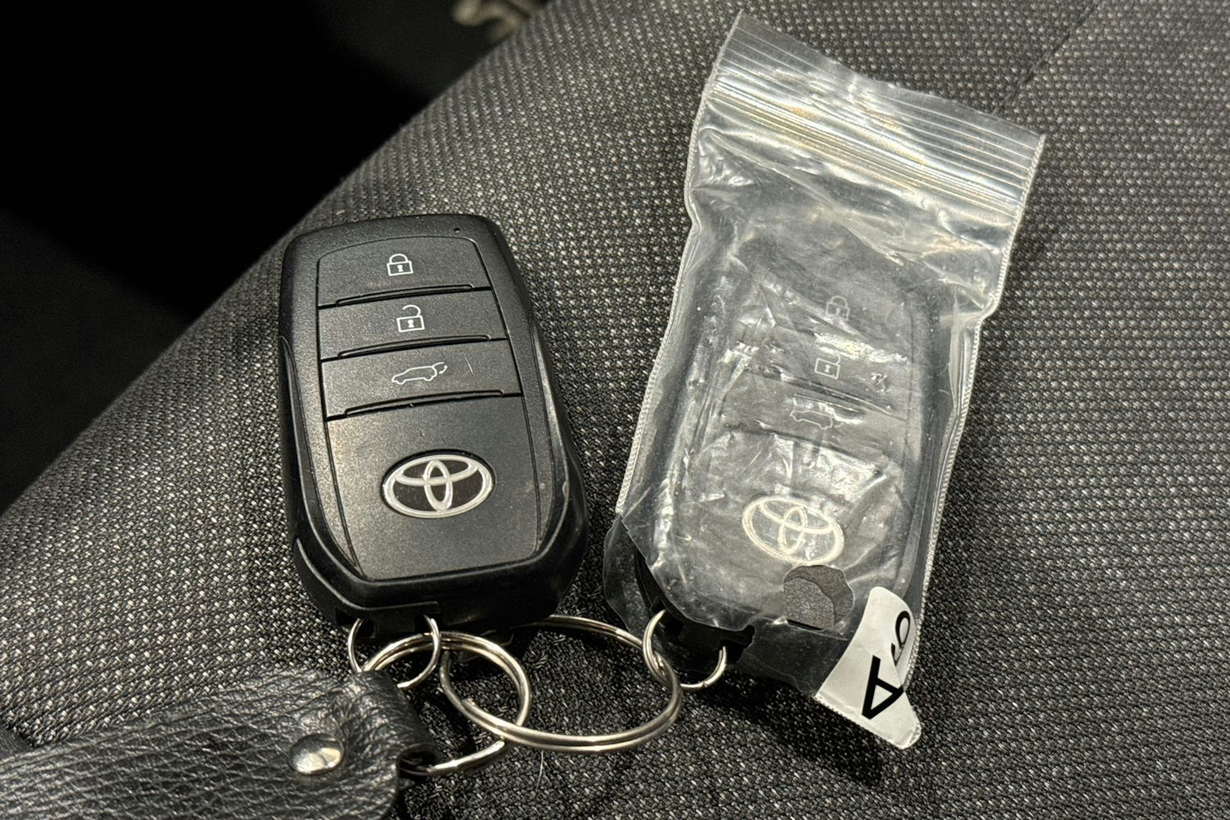 met. punainen Toyota Corolla 2025 kuva 28.