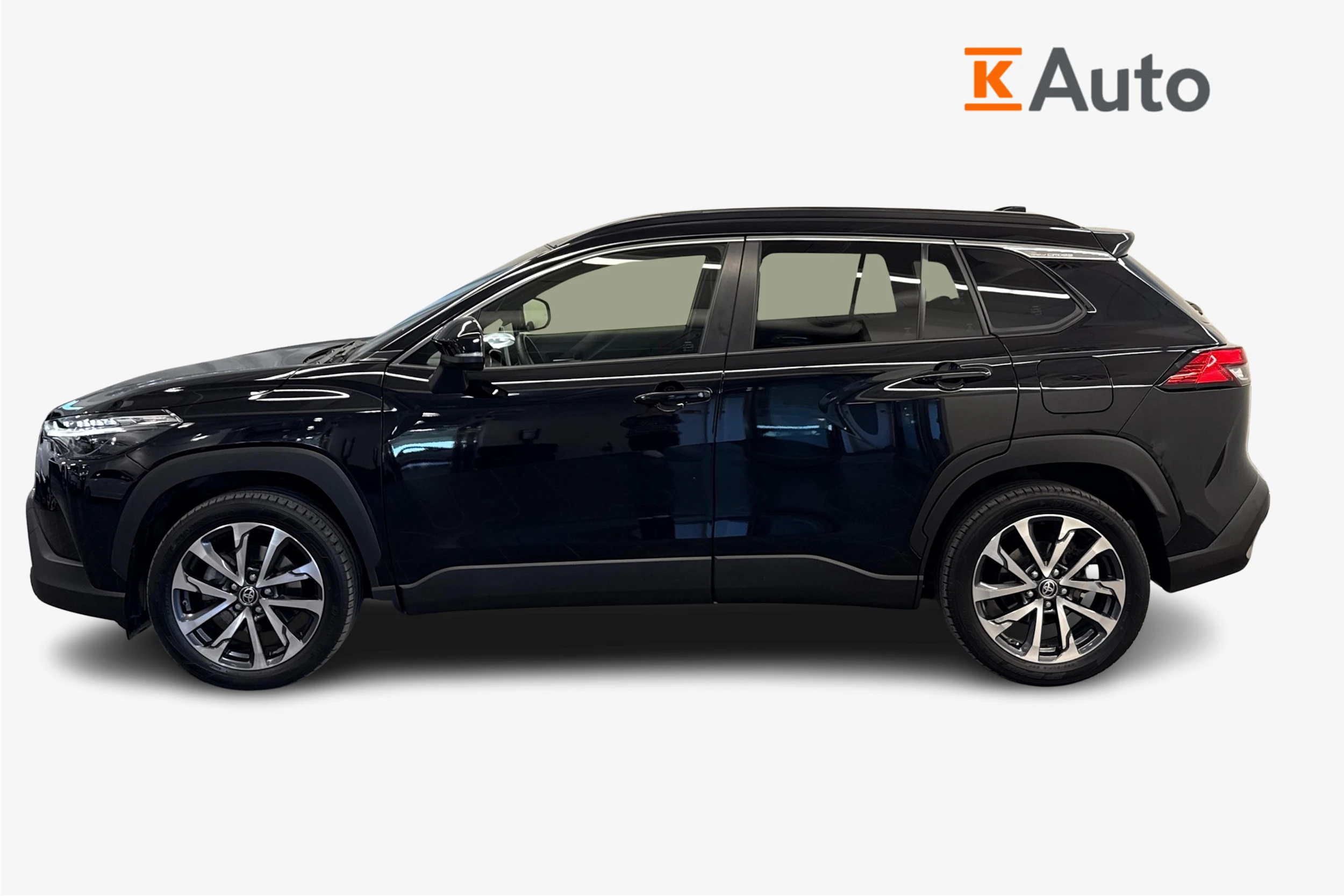 Musta Toyota Corolla Cross 2022 kuva 5.