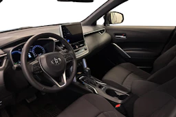 Musta Toyota Corolla Cross 2022 kuva 6.