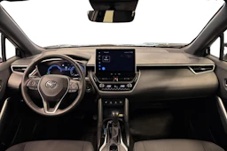 Musta Toyota Corolla Cross 2022 kuva 7.